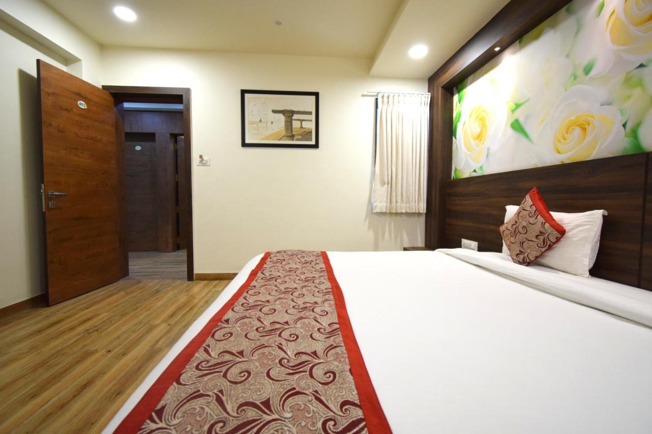 Hotel Pari Dwārka Extérieur photo